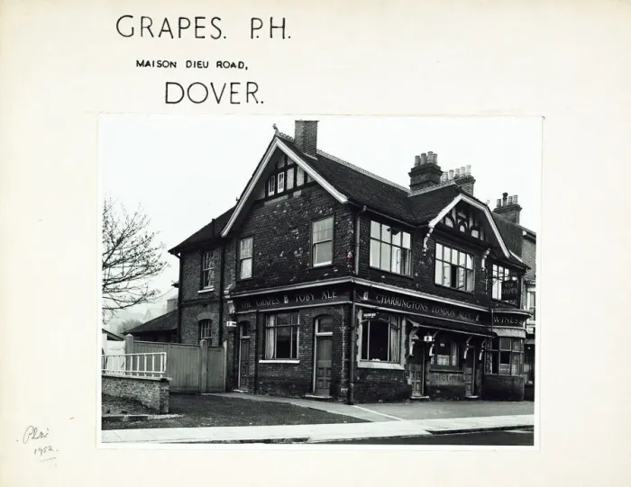 Framed Print : Photograph of Grapes PH, Dover, Kent Framed Print : Photograph of Grapes PH, Dover, Kent