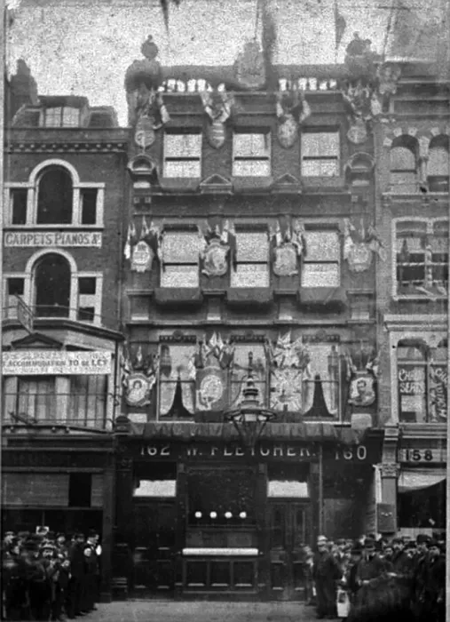 Framed Print : Photograph of Grapes PH, Southwark (New), London Framed Print : Photograph of Grapes PH, Southwark (New), London