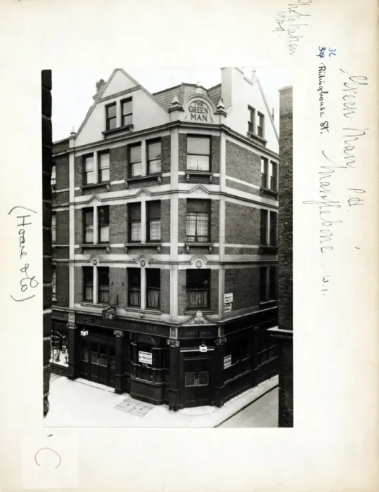 Framed Print : Photograph of Green Man PH, Marylebone, London Framed Print : Photograph of Green Man PH, Marylebone, London