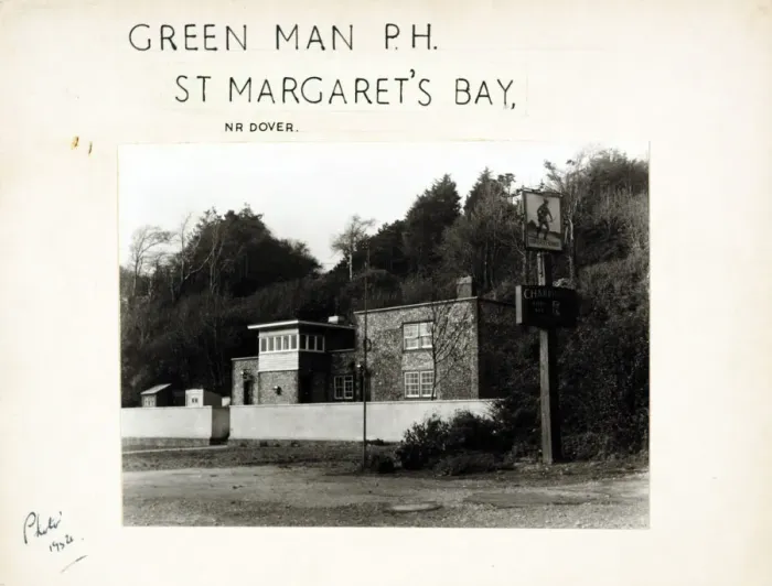 Framed Print : Photograph of Green Man PH, St Margarets Bay, Kent Framed Print : Photograph of Green Man PH, St Margarets Bay, Kent