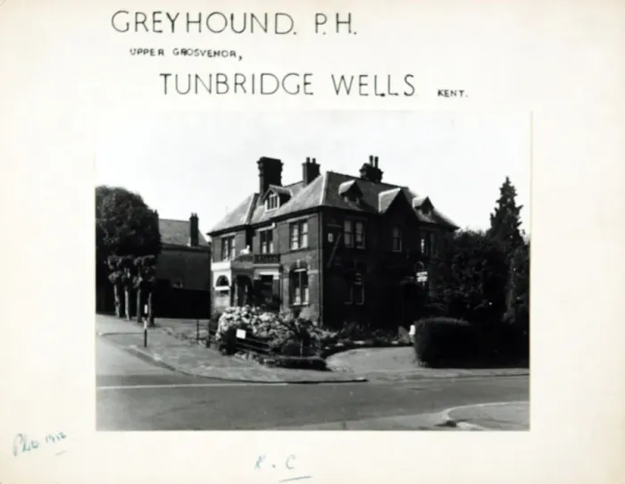 Framed Print : Photograph of Greyhound PH, Tunbridge Wells, Kent Framed Print : Photograph of Greyhound PH, Tunbridge Wells, Kent