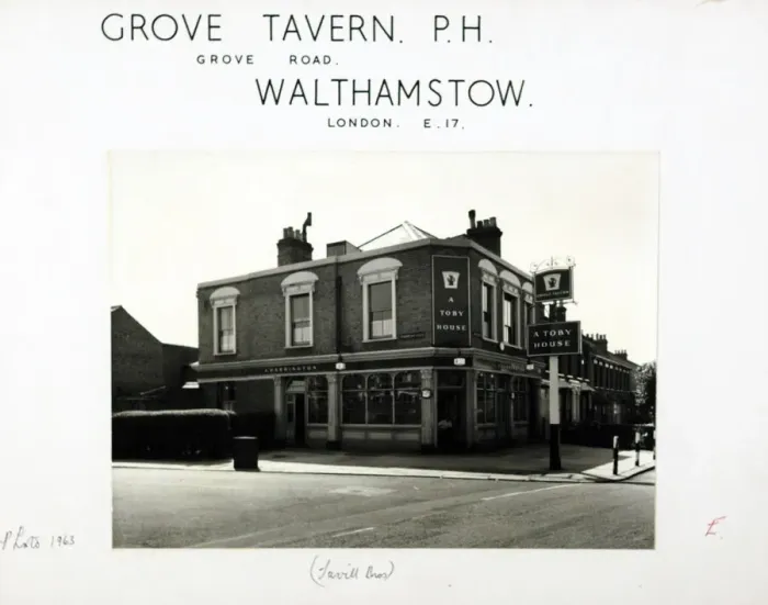 Framed Print : Photograph of Grove Tavern, Walthamstow, London Framed Print : Photograph of Grove Tavern, Walthamstow, London