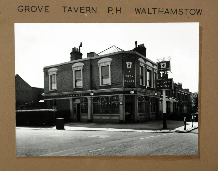 Framed Print : Photograph of Grove Tavern, Walthamstow, London