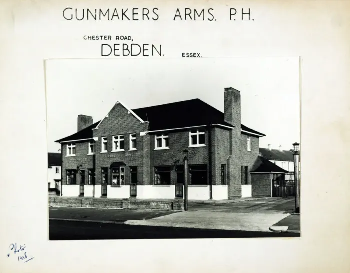 Framed Print : Photograph of Gunmakers Arms, Debden, Essex Framed Print : Photograph of Gunmakers Arms, Debden, Essex