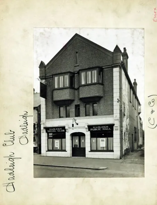 Framed Print : Photograph of Hadleigh Club, Hadleigh, Essex Framed Print : Photograph of Hadleigh Club, Hadleigh, Essex