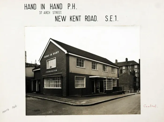 Framed Print : Photograph of Hand In Hand PH, New Kent Road (New), London Framed Print : Photograph of Hand In Hand PH, New Kent Road (New), London