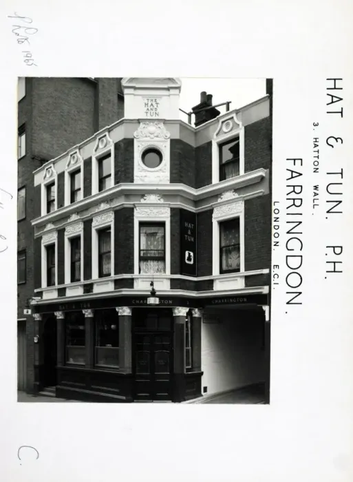 Framed Print : Photograph of Hat & Tun PH, Farringdon, London Framed Print : Photograph of Hat & Tun PH, Farringdon, London