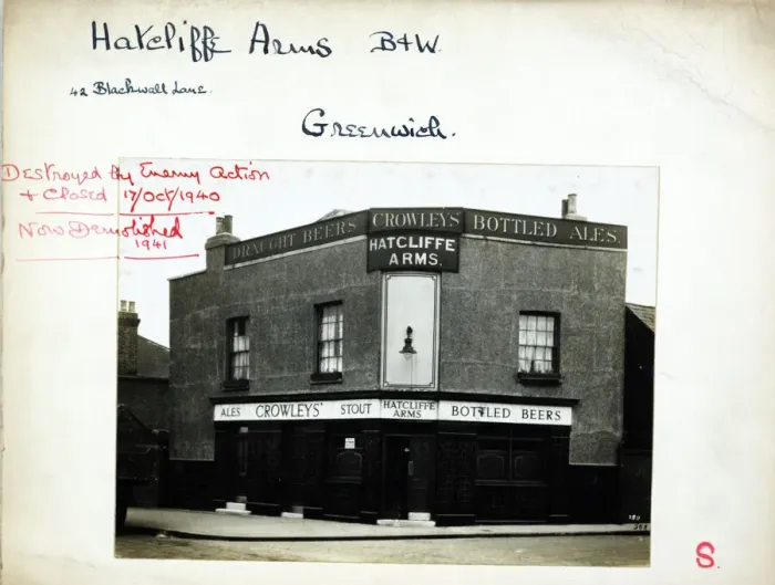 Framed Print : Photograph of Hatcliffe Arms, Greenwich, London Framed Print : Photograph of Hatcliffe Arms, Greenwich, London