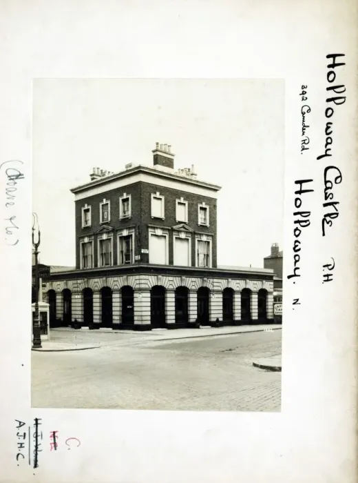 Framed Print : Photograph of Holloway Castle PH, Holloway, London Framed Print : Photograph of Holloway Castle PH, Holloway, London