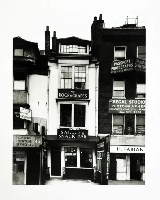 Framed Print : Photograph of Hoop & Grapes PH, Aldgate, London Framed Print : Photograph of Hoop & Grapes PH, Aldgate, London