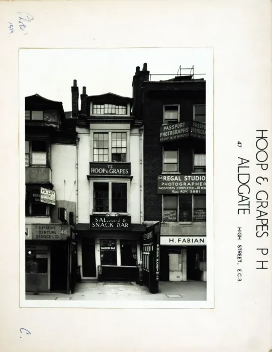 Framed Print : Photograph of Hoop & Grapes PH, Aldgate, London Framed Print : Photograph of Hoop & Grapes PH, Aldgate, London