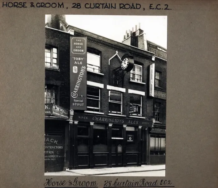 Framed Print : Photograph of Horse & Groom PH, Shoreditch, London Framed Print : Photograph of Horse & Groom PH, Shoreditch, London