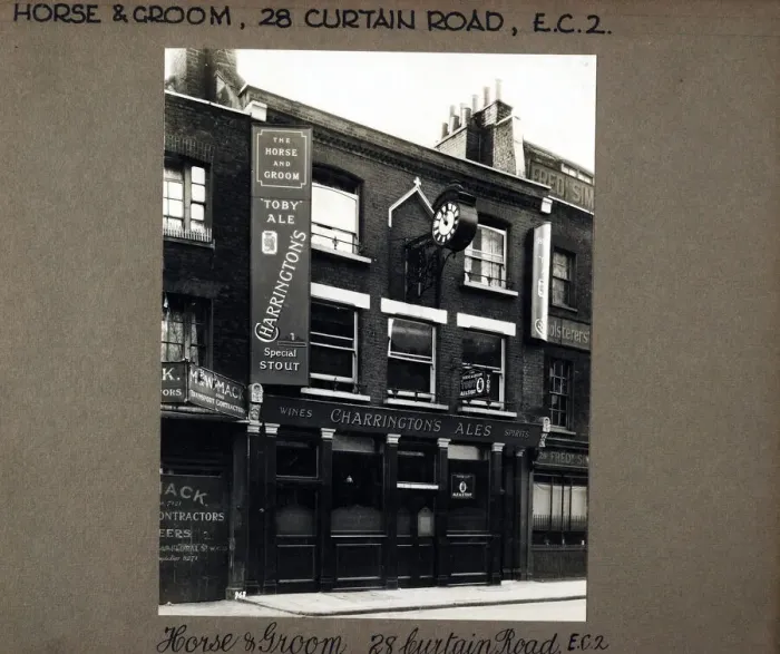 Framed Print : Photograph of Horse & Groom PH, Shoreditch, London Framed Print : Photograph of Horse & Groom PH, Shoreditch, London