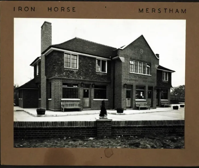 Framed Print : Photograph of Iron Horse PH, Merstham, Surrey Framed Print : Photograph of Iron Horse PH, Merstham, Surrey