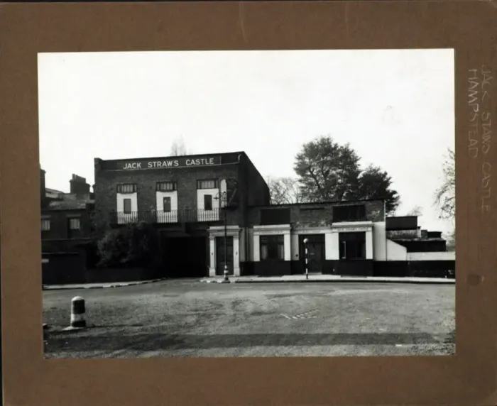 Framed Print : Photograph of Jack Straws Castle PH, Hampstead (Old), London Framed Print : Photograph of Jack Straws Castle PH, Hampstead (Old), London