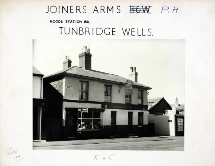 Framed Print : Photograph of Joiners Arms, Tunbridge Wells, Kent Framed Print : Photograph of Joiners Arms, Tunbridge Wells, Kent