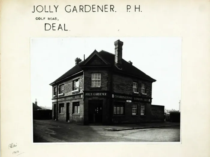 Framed Print : Photograph of Jolly Gardener PH, Deal, Kent Framed Print : Photograph of Jolly Gardener PH, Deal, Kent