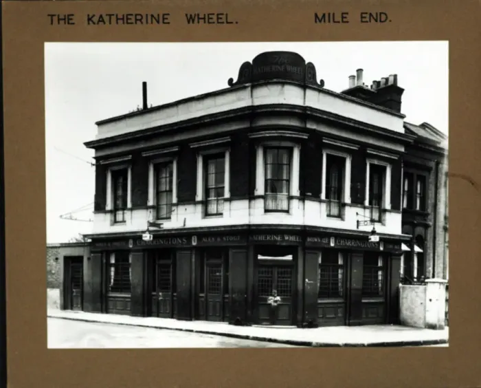 Framed Print : Photograph of Katherine Wheel PH, Mile End, London Framed Print : Photograph of Katherine Wheel PH, Mile End, London