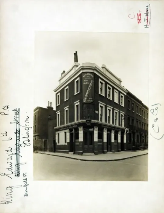 Framed Print : Photograph of King Edward VI PH, Islington, London Framed Print : Photograph of King Edward VI PH, Islington, London