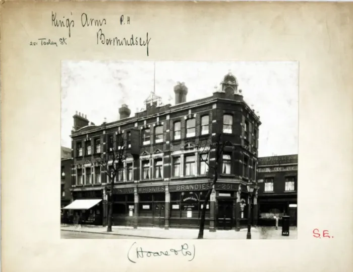 Framed Print : Photograph of Kings Arms, Bermondsey, London Framed Print : Photograph of Kings Arms, Bermondsey, London