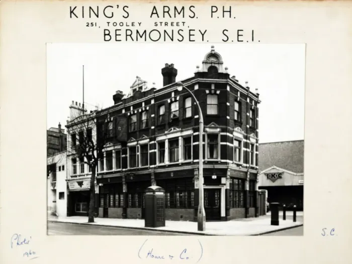 Framed Print : Photograph of Kings Arms, Bermondsey, London Framed Print : Photograph of Kings Arms, Bermondsey, London