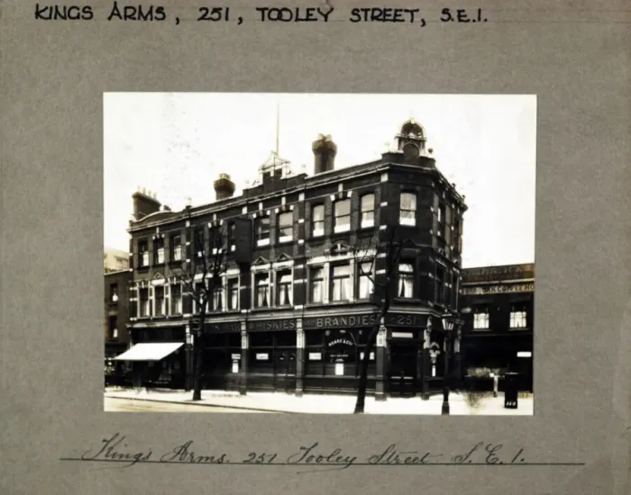 Framed Print : Photograph of Kings Arms, Bermondsey, London Framed Print : Photograph of Kings Arms, Bermondsey, London