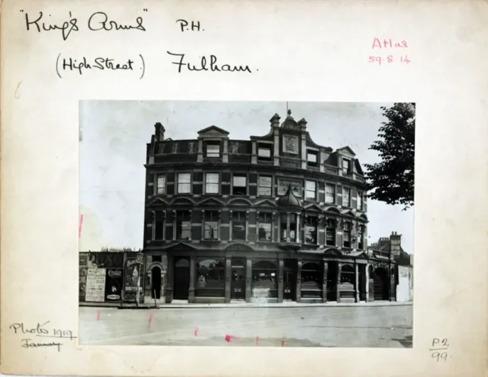 Framed Print : Photograph of Kings Arms, Fulham, London Framed Print : Photograph of Kings Arms, Fulham, London