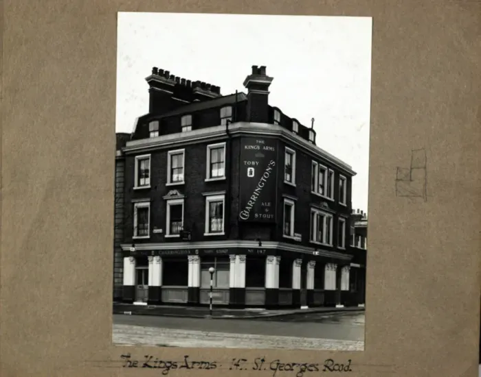 Framed Print : Photograph of Kings Arms, Lambeth, London Framed Print : Photograph of Kings Arms, Lambeth, London