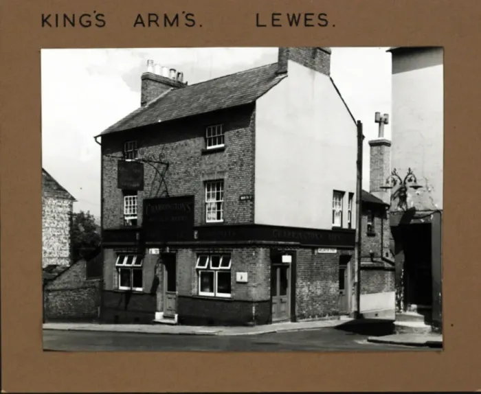 Framed Print : Photograph of Kings Arms, Lewes, Sussex Framed Print : Photograph of Kings Arms, Lewes, Sussex