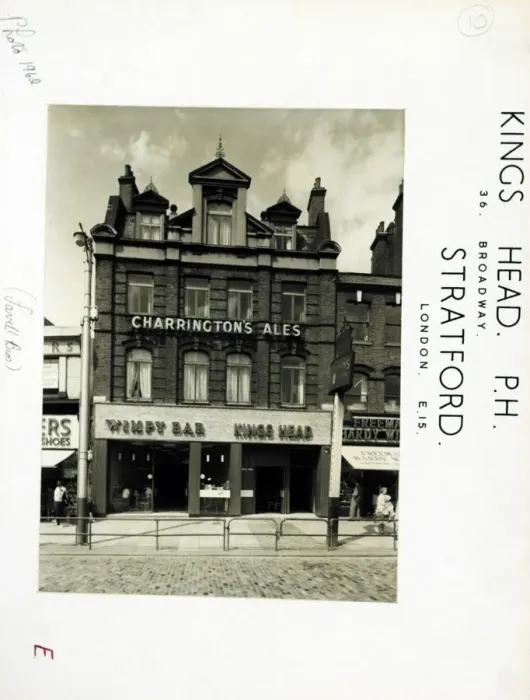 Framed Print : Photograph of Kings Head PH, Stratford, London Framed Print : Photograph of Kings Head PH, Stratford, London