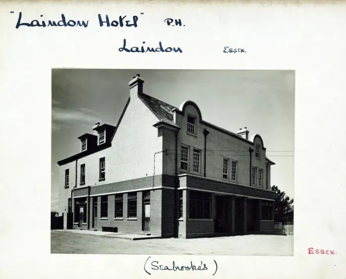 Framed Print : Photograph of Laindon Hotel, Laindon, Essex Framed Print : Photograph of Laindon Hotel, Laindon, Essex