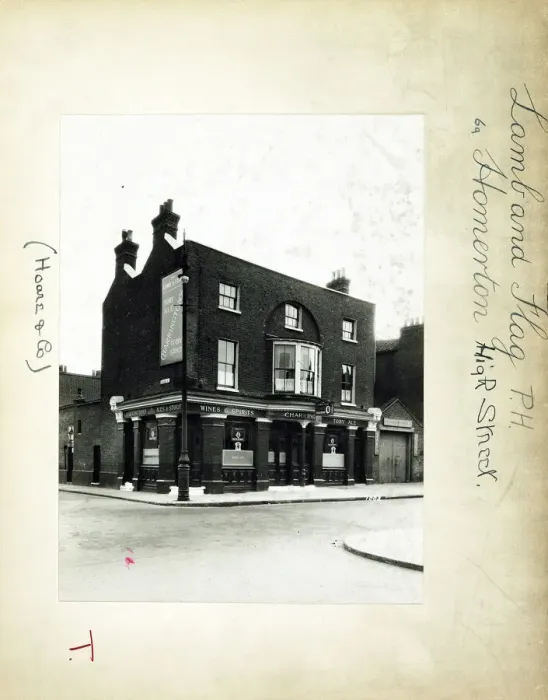 Framed Print : Photograph of Lamb & Flag PH, Homerton, London Framed Print : Photograph of Lamb & Flag PH, Homerton, London