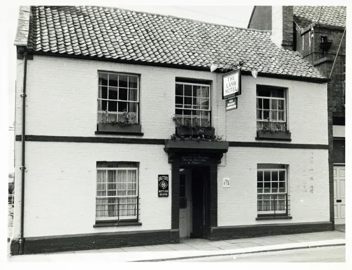 Framed Print : Photograph of Lamb Hotel, Glastonbury, Somerset Framed Print : Photograph of Lamb Hotel, Glastonbury, Somerset