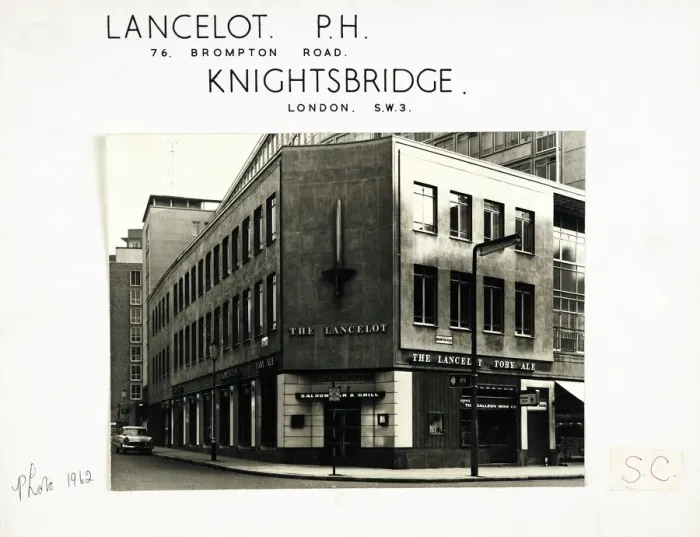 Framed Print : Photograph of Lancelot PH, Knightsbridge, London Framed Print : Photograph of Lancelot PH, Knightsbridge, London
