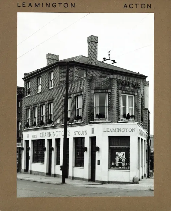 Framed Print : Photograph of Leamington PH, Acton, London Framed Print : Photograph of Leamington PH, Acton, London