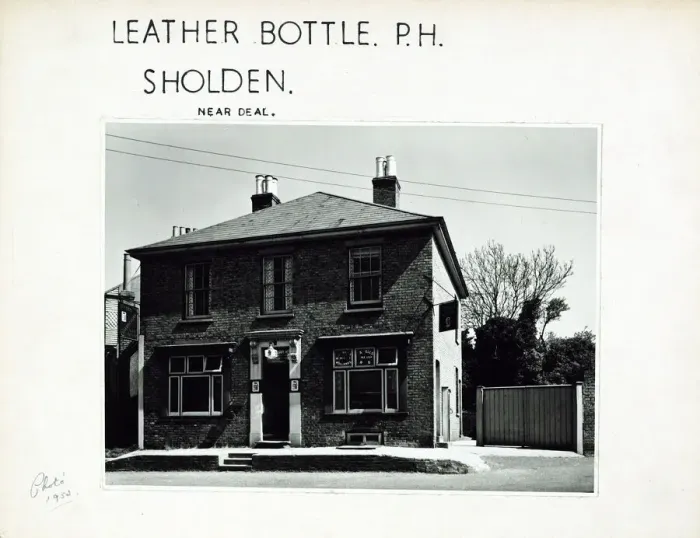 Framed Print : Photograph of Leather Bottle PH, Sholden, Kent Framed Print : Photograph of Leather Bottle PH, Sholden, Kent