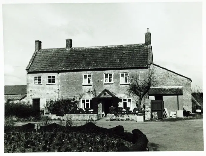 Framed Print : Photograph of Limekiln Inn, Langport, Somerset Framed Print : Photograph of Limekiln Inn, Langport, Somerset