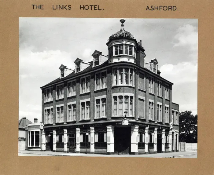 Framed Print : Photograph of Links Hotel, Ashford, Kent Framed Print : Photograph of Links Hotel, Ashford, Kent