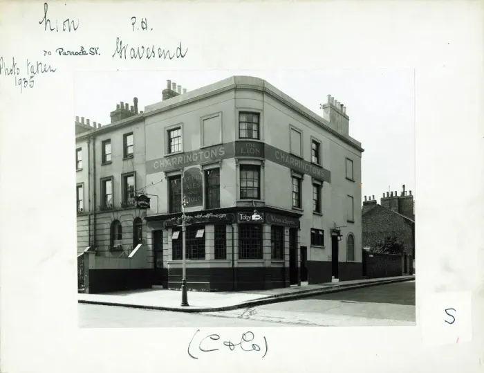 Framed Print : Photograph of Lion PH, Gravesend, Kent Framed Print : Photograph of Lion PH, Gravesend, Kent