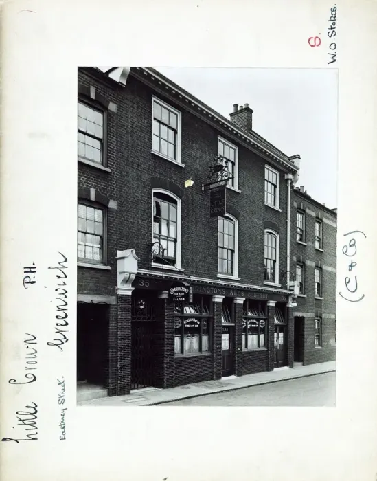 Framed Print : Photograph of Little Crown PH, Greenwich, London Framed Print : Photograph of Little Crown PH, Greenwich, London