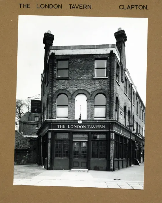 Framed Print : Photograph of London Tavern, Clapton, London Framed Print : Photograph of London Tavern, Clapton, London