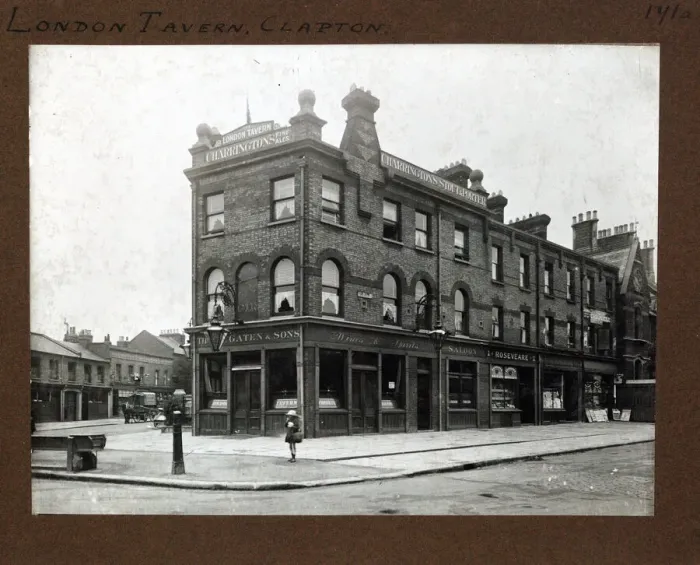 Framed Print : Photograph of London Tavern, Clapton, London Framed Print : Photograph of London Tavern, Clapton, London