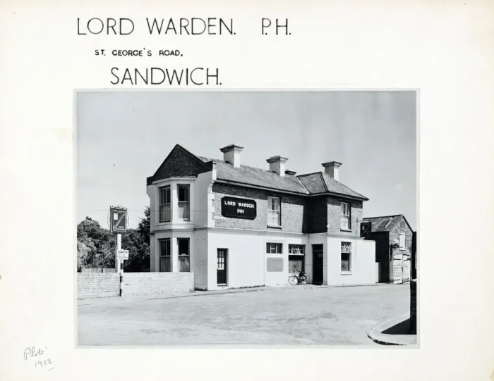Framed Print : Photograph of Lord Warden Inn, Sandwich, Kent Framed Print : Photograph of Lord Warden Inn, Sandwich, Kent
