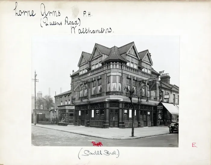 Framed Print : Photograph of Lorne Arms, Walthamstow, London Framed Print : Photograph of Lorne Arms, Walthamstow, London
