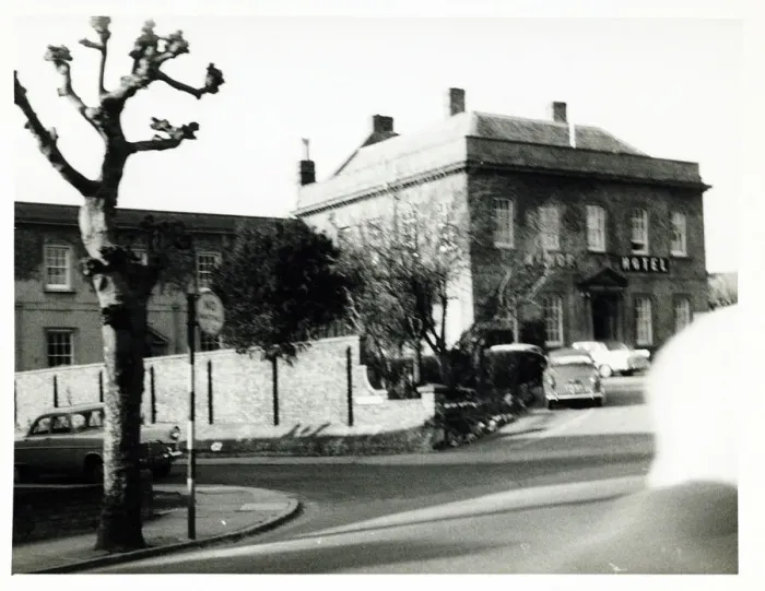 Framed Print : Photograph of Manor Hotel, Yeovil, Somerset Framed Print : Photograph of Manor Hotel, Yeovil, Somerset