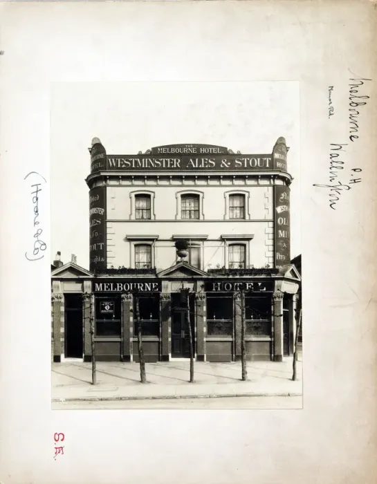 Framed Print : Photograph of Melbourne Hotel, Wallington, Surrey Framed Print : Photograph of Melbourne Hotel, Wallington, Surrey