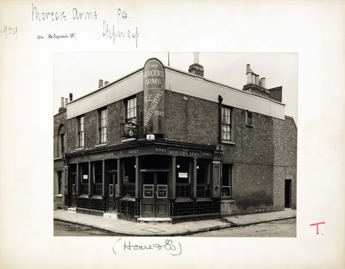 Framed Print : Photograph of Mercers Arms, Stepney, London Framed Print : Photograph of Mercers Arms, Stepney, London