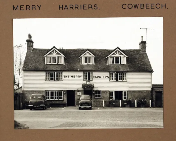 Framed Print : Photograph of Merrie Harriers PH, Cowbeech, Sussex