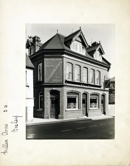 Framed Print : Photograph of Millers Arms, Bexleyheath, Greater London Framed Print : Photograph of Millers Arms, Bexleyheath, Greater London