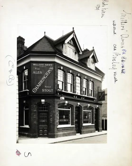 Framed Print : Photograph of Millers Arms, Bexleyheath, Greater London Framed Print : Photograph of Millers Arms, Bexleyheath, Greater London